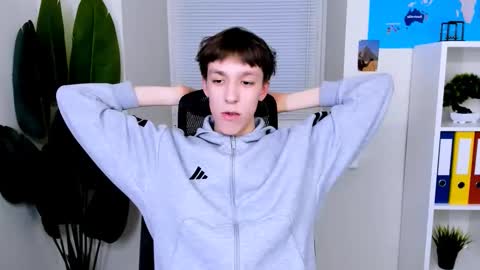 Mark online show from December 5, 3:54 pm