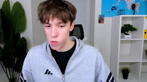 Mark online show from March 27, 2:40 pm