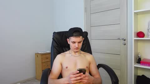 MARK KARSON online show from March 8, 8:51 am