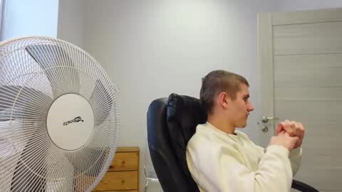 MARK KARSON online show from February 21, 7:33 am