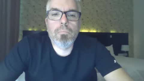 marriedcock1980 online show from September 9, 5:02 pm