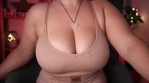 Maria  online broadcast from Tuesday to Suturday from 6 pm to 12 pm Germany time Sunday-Monday offline online show from September 27, 9:23 pm