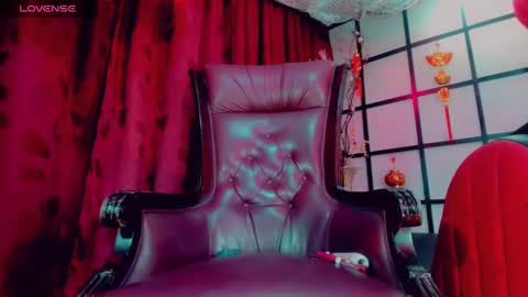 Snapshot of marshall_xxx_ chatting on December 17, 12:45 am Marshall online show from December 17, 12:45 am