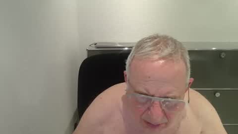 martin_1947 online show from August 7, 9:57 pm