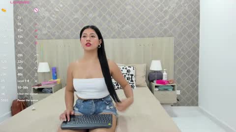 Snapshot of martina_ayala chatting on September 15, 12:17 pm Martina online show from September 15, 12:17 pm