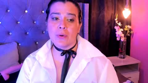Snapshot of martina_foxy_ chatting on February 19, 5:38 pm MARTINA online show from February 19, 5:38 pm