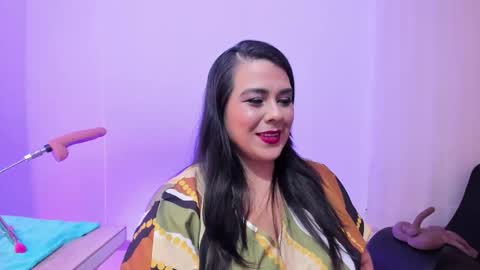 Snapshot of martina_foxy_ chatting on October 3, 12:35 pm MARTINA online show from October 3, 12:35 pm