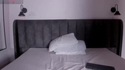 Laura online show from January 12, 9:55 pm