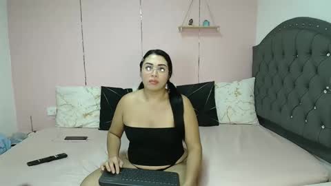 martinacampos_ online show from October 21, 12:27 am