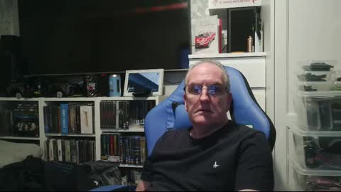 martingbp online show from December 28, 8:36 pm