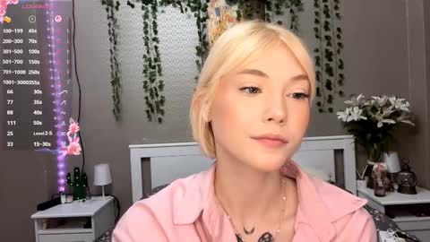 Lisa online show from February 16, 1:09 pm