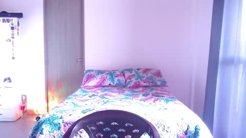Snapshot of mary_jane1_ chatting on October 16, 12:27 pm mary online show from October 16, 12:27 pm