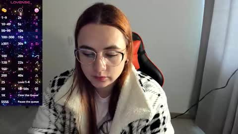 Dulce Maria online show from October 14, 4:32 pm