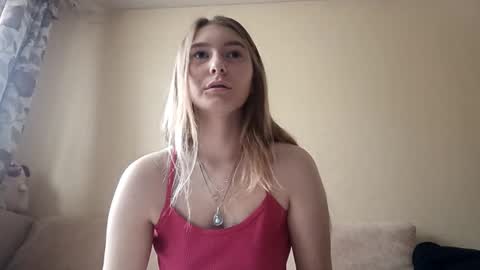 Hi My name is Elina Im 18 years old. online show from October 20, 7:02 am