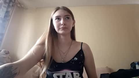 Hi My name is Elina Im 18 years old. online show from October 10, 6:52 am