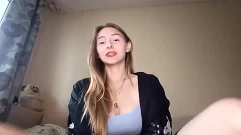 Hi My name is Elina Im 18 years old. online show from October 7, 6:20 am
