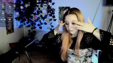 Snapshot of marynixoxo chatting on February 23, 2:29 am Mary x online show from February 23, 2:29 am