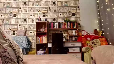 Kelly online show from March 10, 10:19 am