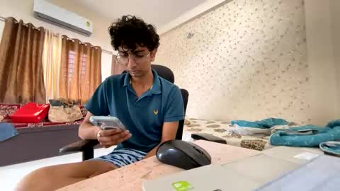 maskboyz2003 online show from October 29, 2:57 am