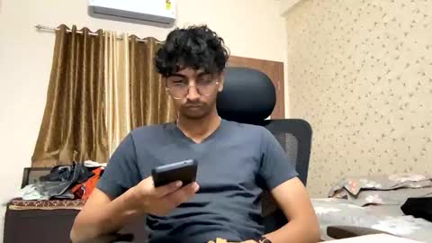 maskboyz2003 online show from December 16, 6:25 pm