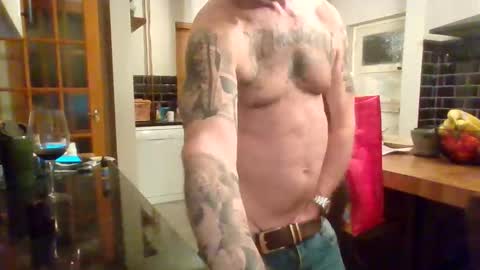 Masked Masturbation Couple online show from December 16, 11:22 pm