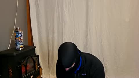 maskedyogaman online show from February 1, 3:58 am