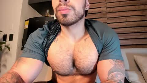 Snapshot of mason_fit chatting on February 27, 2:25 am Mason Andre online show from February 27, 2:25 am