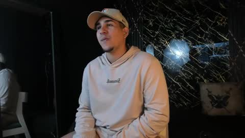 massimo_vidal online show from April 12, 7:29 pm