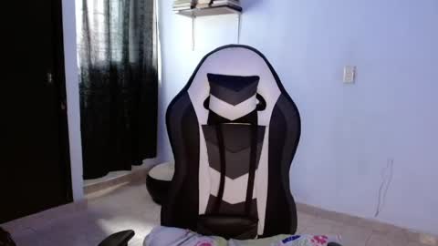 master_black777 online show from April 8, 3:59 pm