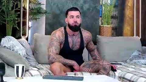 masterkingofmuscle online show from November 3, 8:04 am