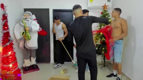 Team Cris Darwin- Fernando- Stiven- David online show from December 4, 11:43 am