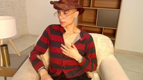 Matheo Montclair online show from October 21, 1:00 am