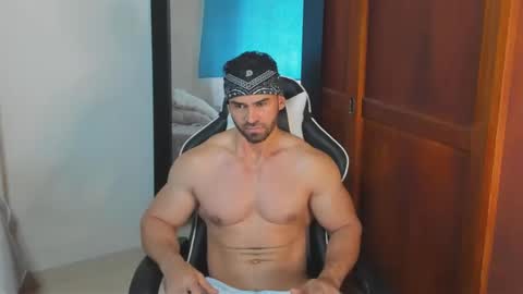 Snapshot of mathews_smith chatting on October 12, 5:48 pm mathews_smith online show from October 12, 5:48 pm