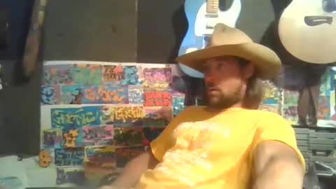 Snapshot of mathydonaski chatting on October 4, 12:19 am mathydonaski online show from October 4, 12:19 am