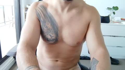 Snapshot of matt89aus chatting on December 23, 12:03 am MRD online show from December 23, 12:03 am