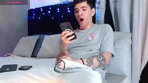 ---Matteo--- online show from November 29, 6:32 am