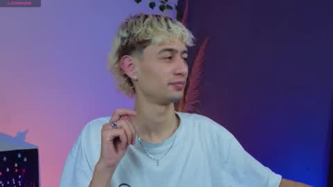 mattias     online show from December 2, 5:48 am