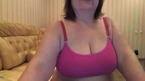 Snapshot of mature_cat chatting on January 22, 2:37 am Cat online show from January 22, 2:37 am