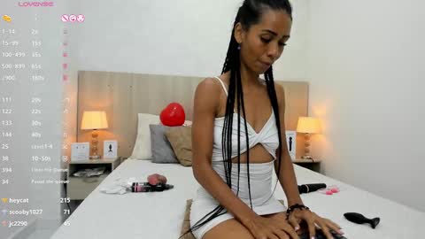 Snapshot of mature_vayolet chatting on February 18, 10:36 pm Vayolet Castro online show from February 18, 10:36 pm
