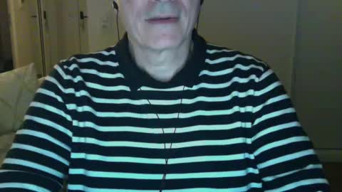 maturehotman online show from December 1, 5:15 pm