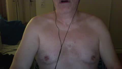 maturehotman online show from January 3, 5:17 am