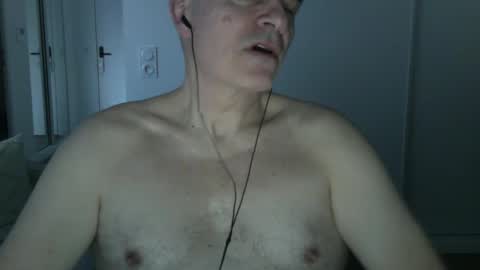 maturehotman online show from March 2, 6:37 am