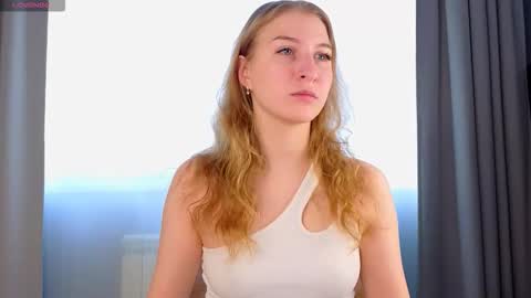 maureencoombs online show from September 17, 4:05 am