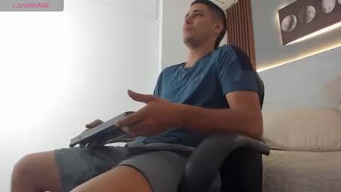 mauro_boy online show from June 11, 7:34 pm