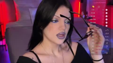 Mavis online show from November 30, 7:32 pm