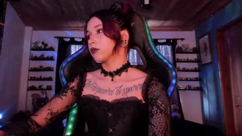 Hilary online show from January 31, 10:31 pm