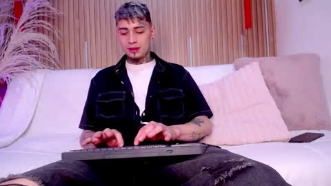 Max online show from February 28, 1:04 pm