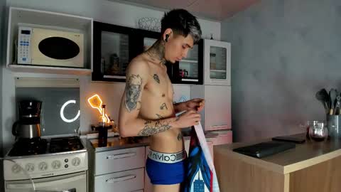 Max online show from February 25, 2:42 pm