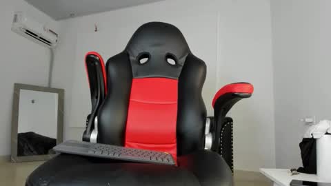 max_jowel online show from January 9, 4:07 am