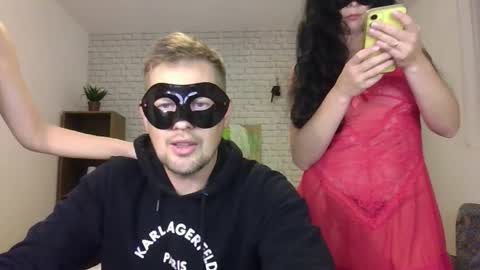 Max  Aliya online show from October 28, 8:26 am